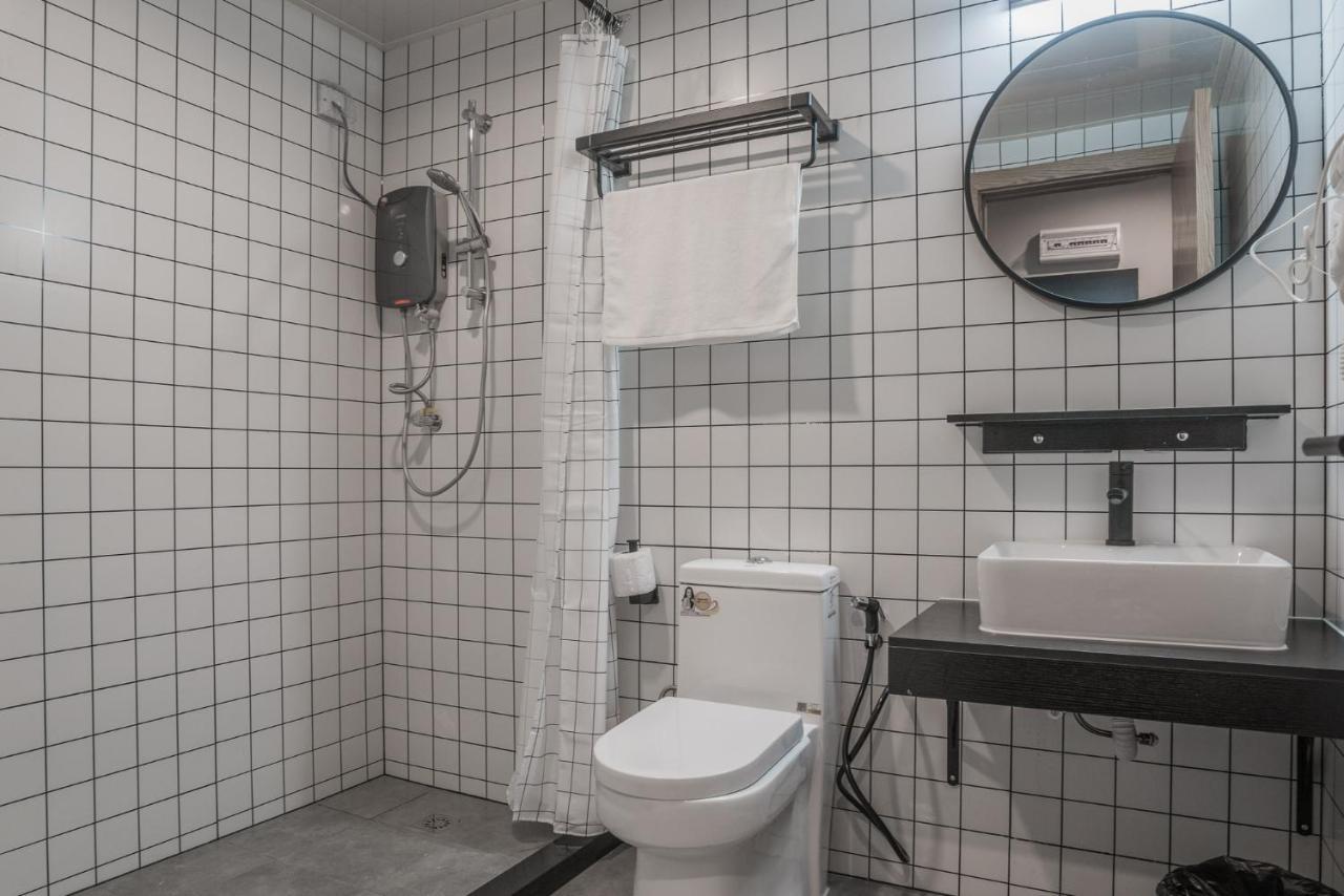 Paly Hotel Semporna Buitenkant foto